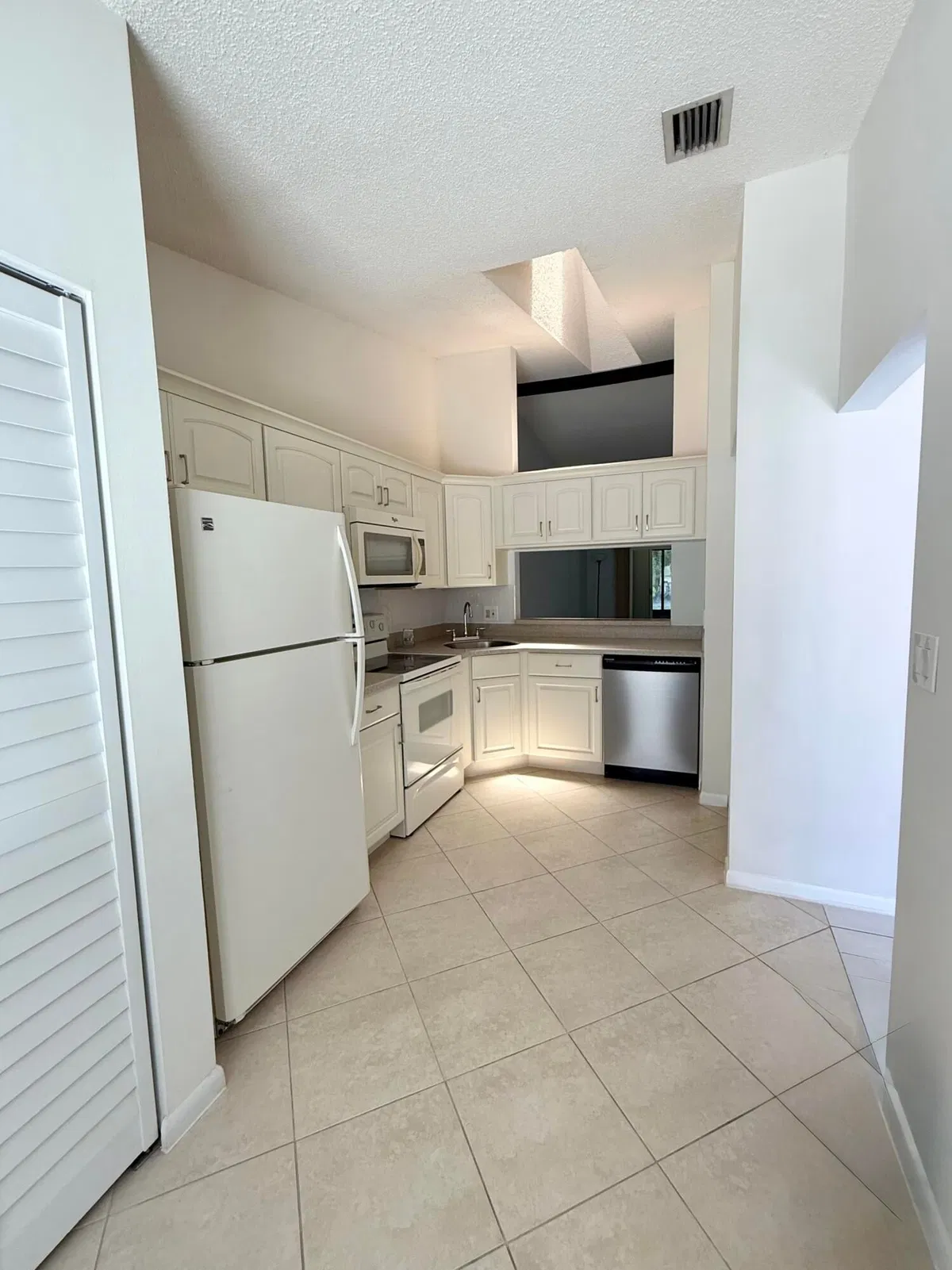 Unit 123-B photo 7