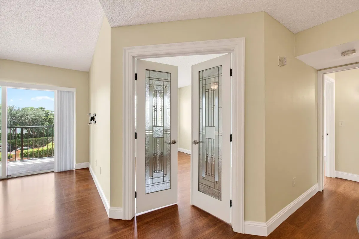 Unit 303 photo 22