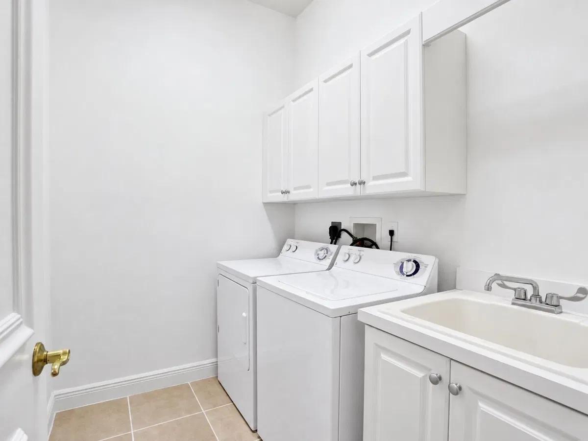 Residence photo 34