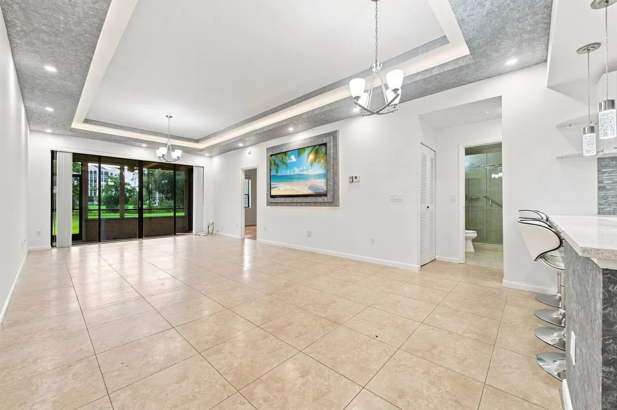 Unit 107 photo 7