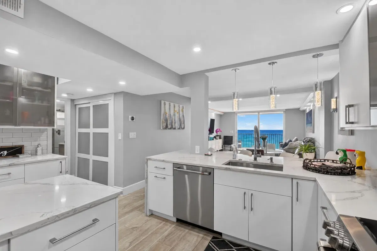 South Palm Beach Unit 4-F photo 16