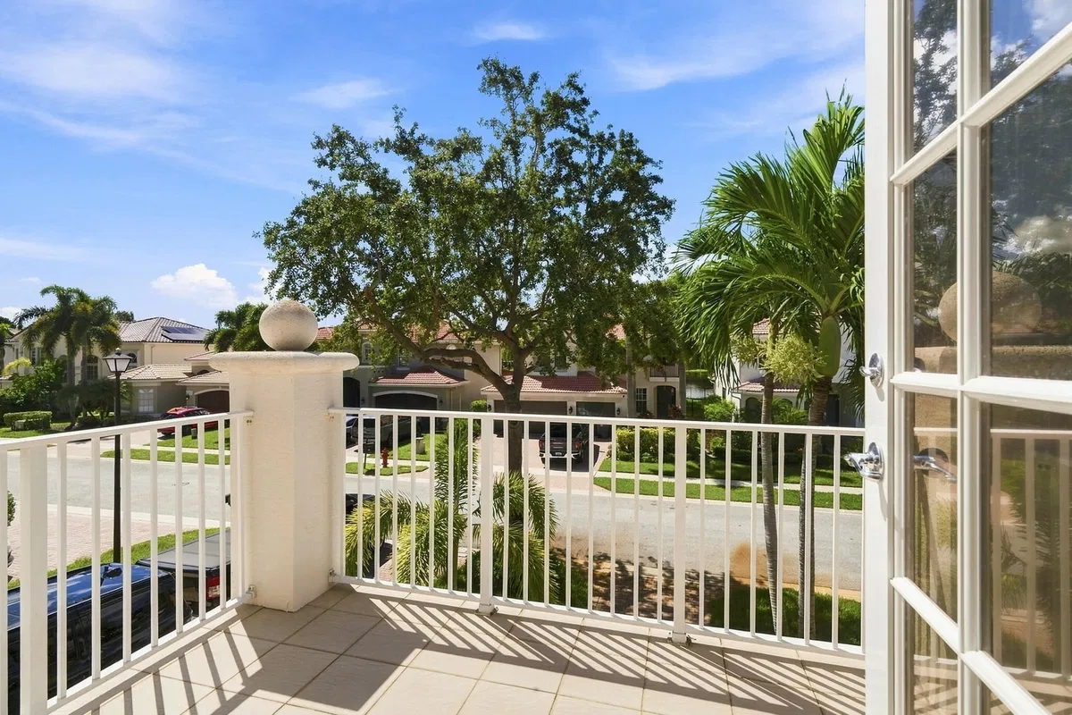 Residence photo 28