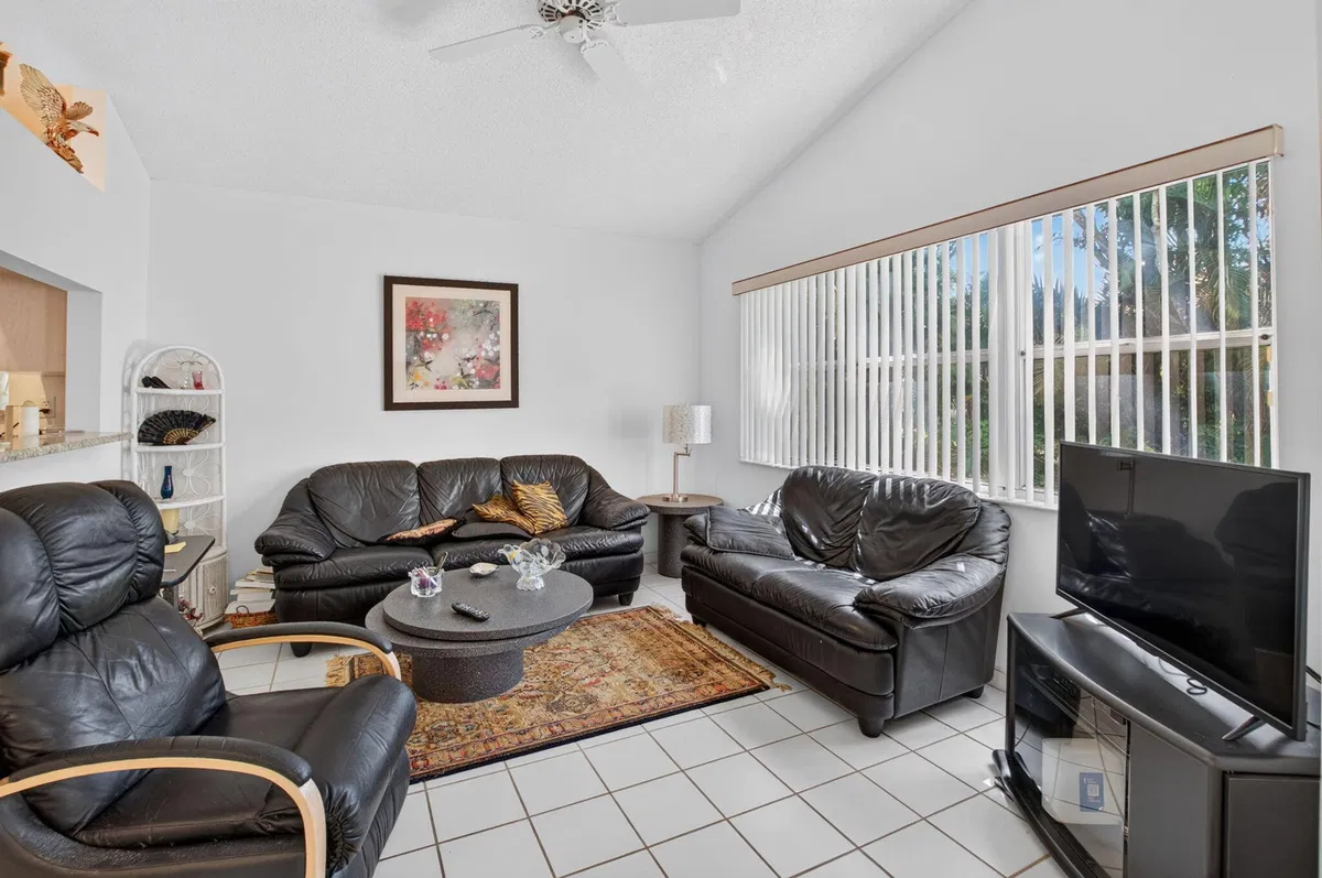 Residence photo 22