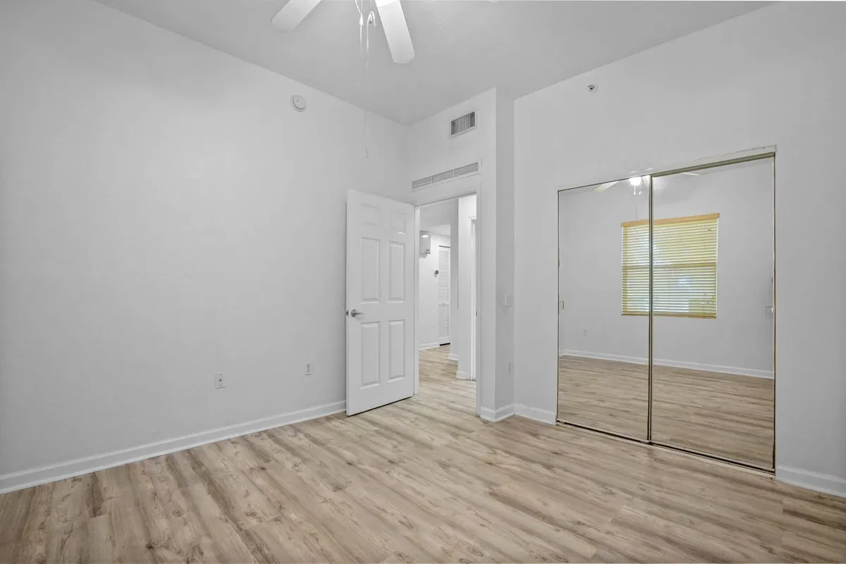  Unit 406 photo 16