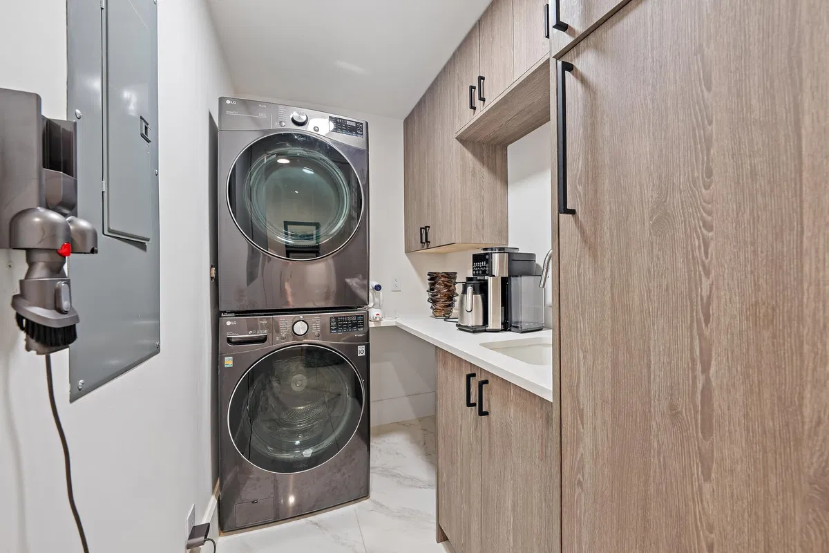 Admirals Cove Residence photo 25