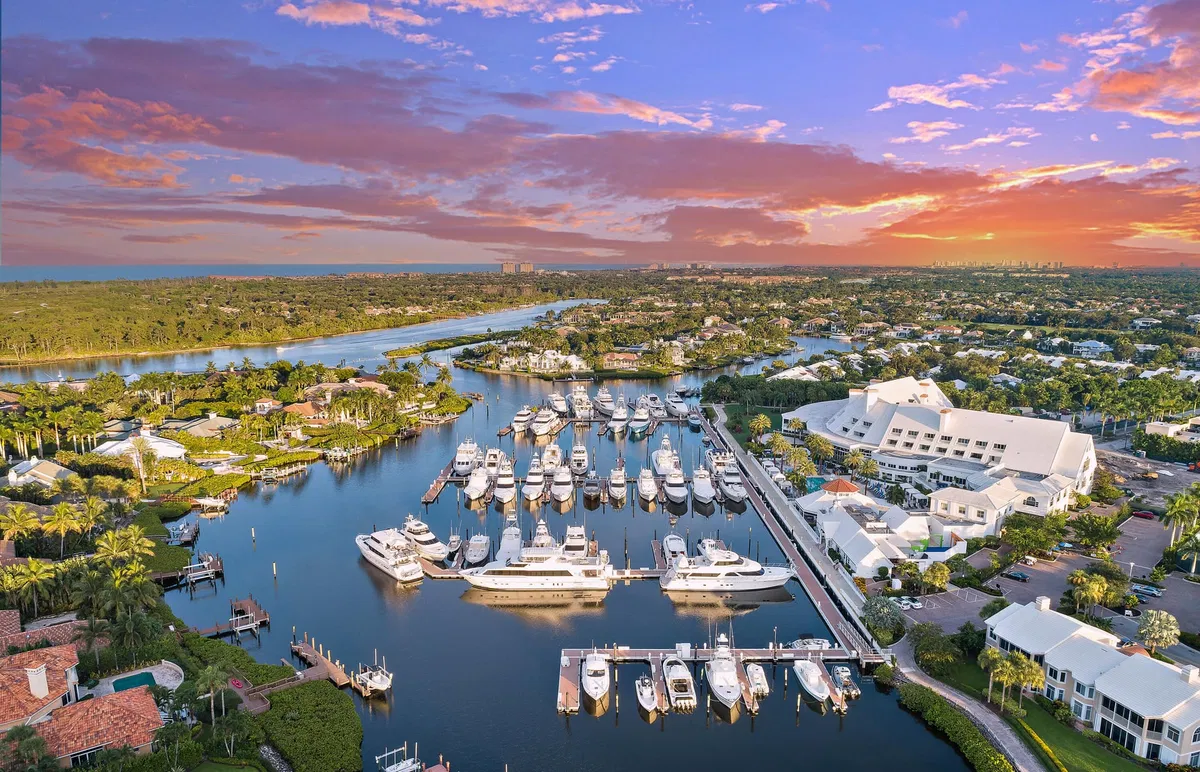 Admirals Cove Residence photo 28