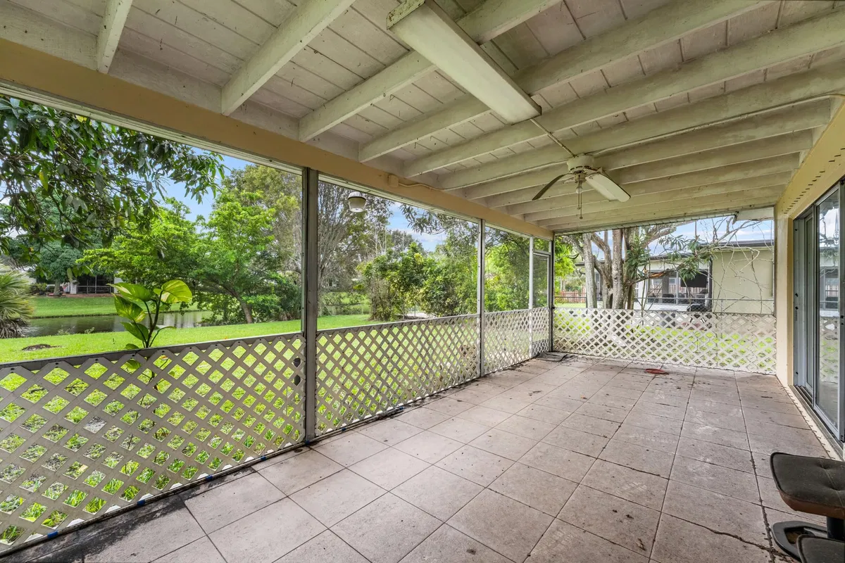 Residence photo 25