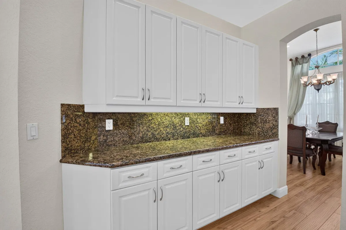 Residence photo 16
