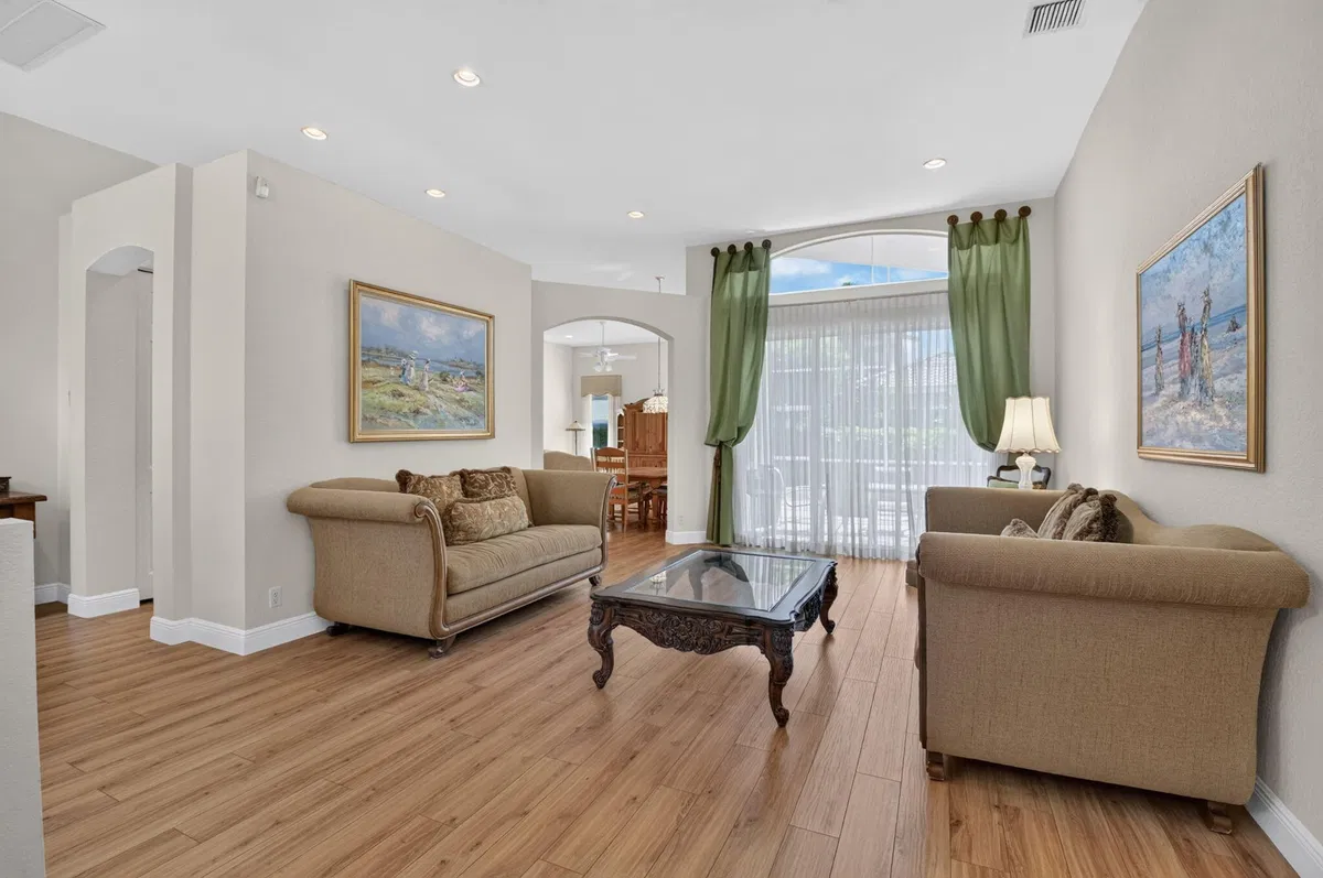 Residence photo 31