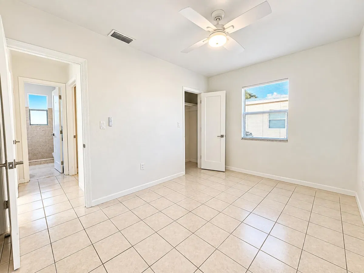 West Palm Beach Residence photo 16