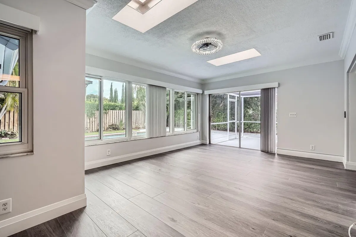 Residence photo 25