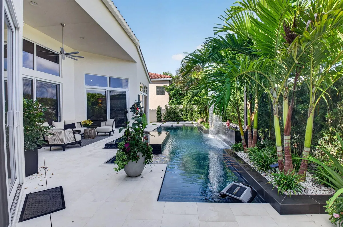 Woodfield Country Club Residence photo 43