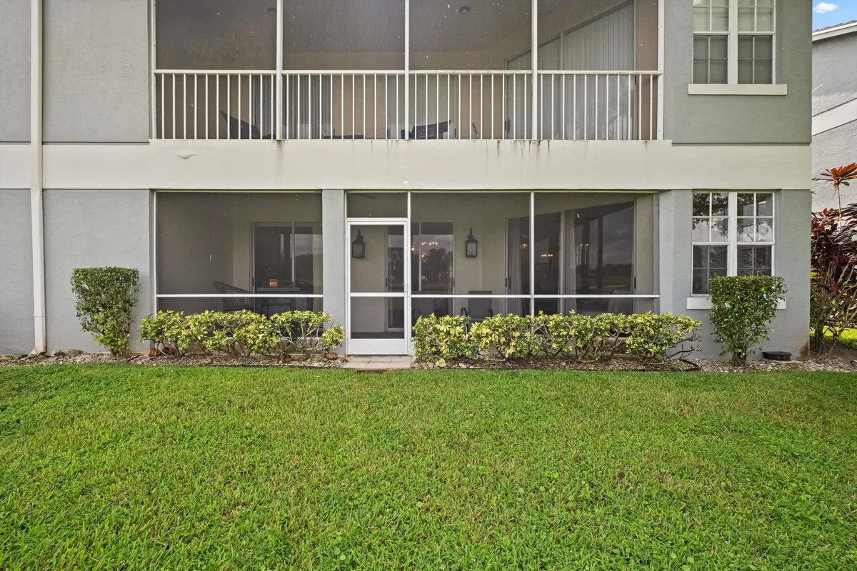 Unit G1 photo 28