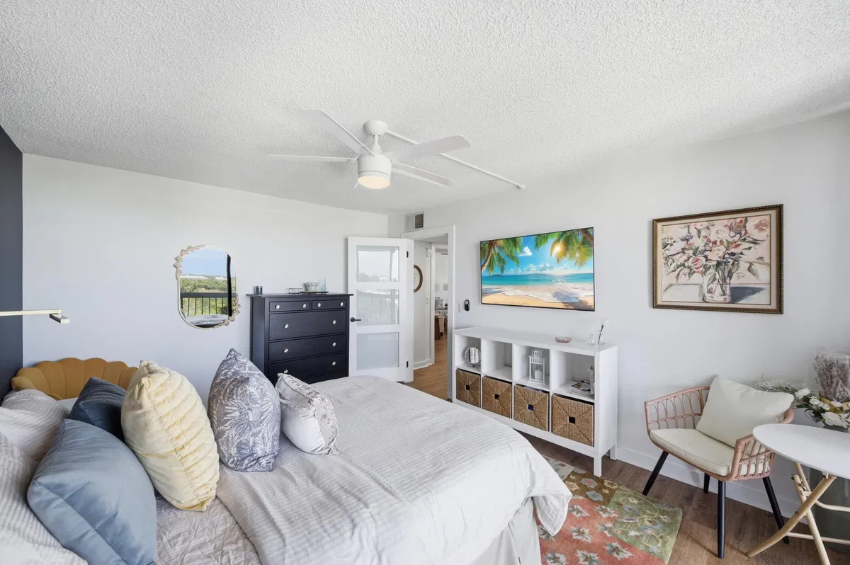 Unit 606 photo 13