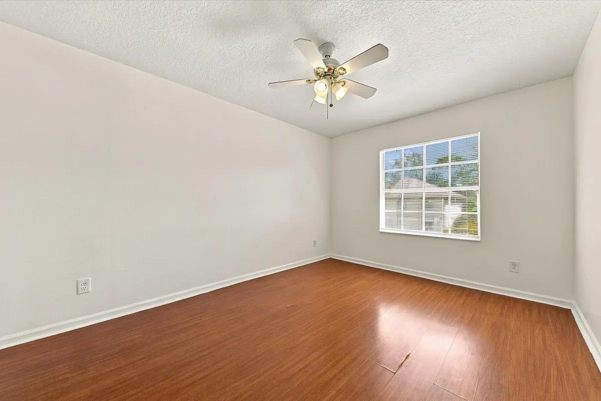 Residence photo 25