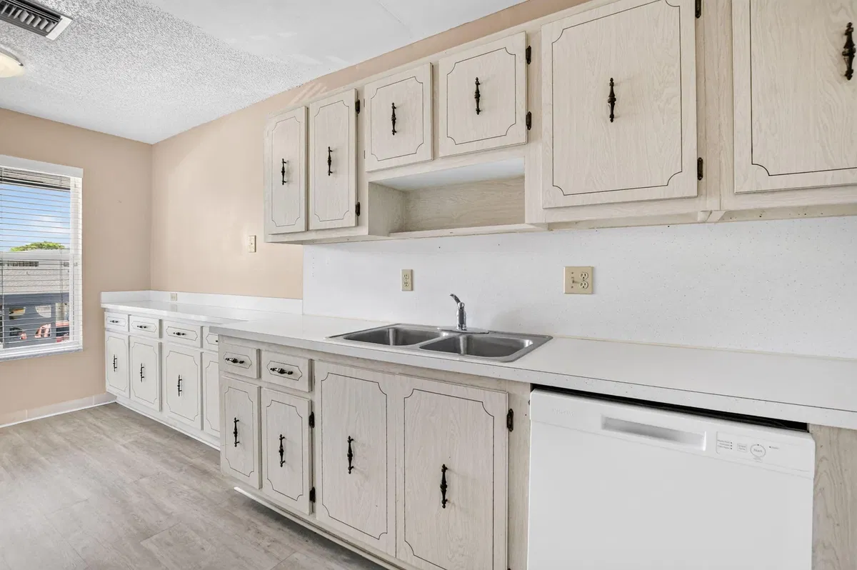  Unit 204 photo 13