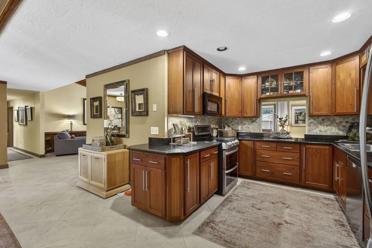  Residence photo 10