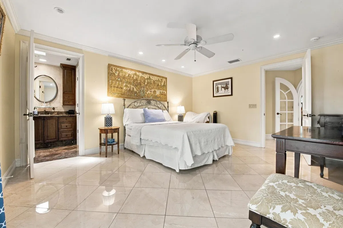 Residence photo 13