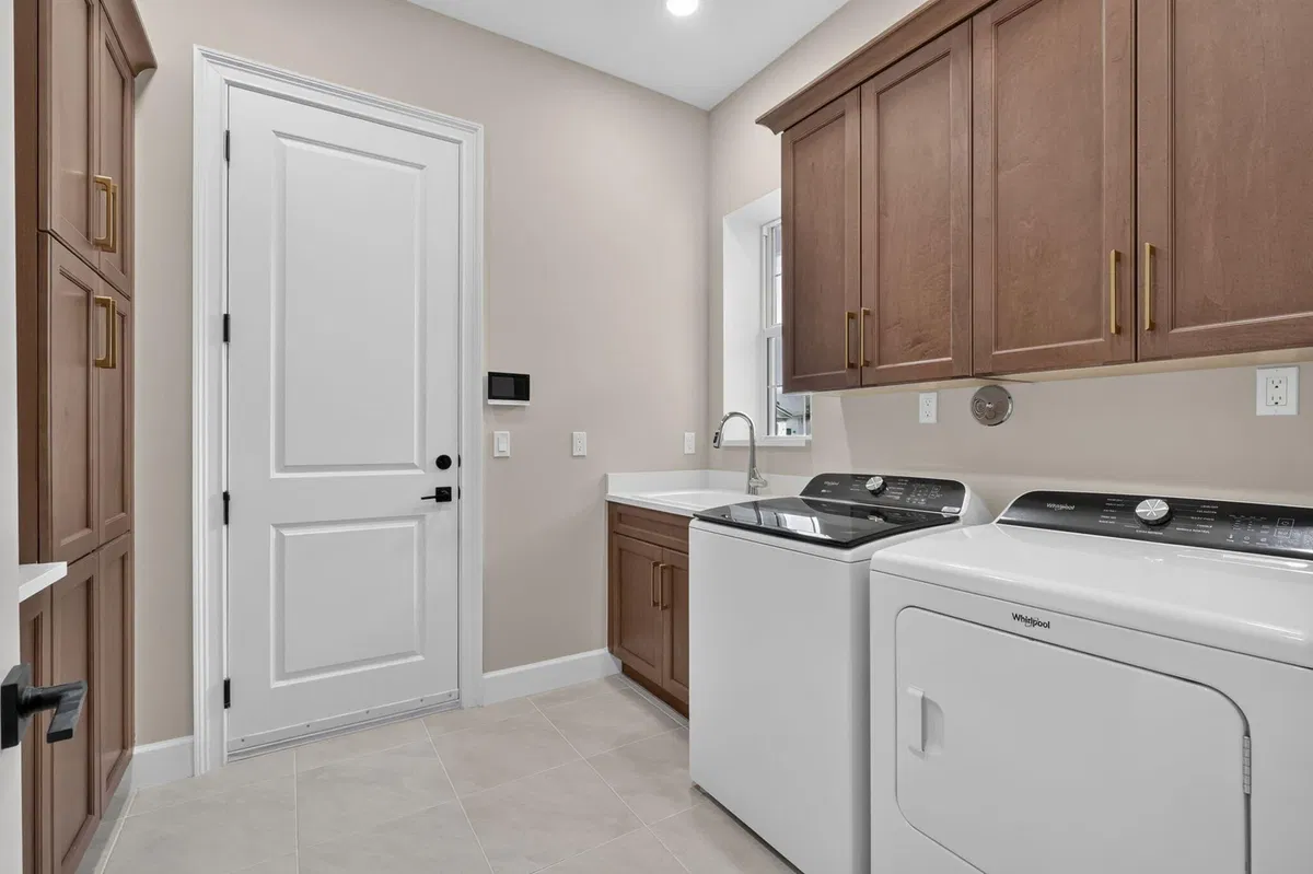 Residence photo 22