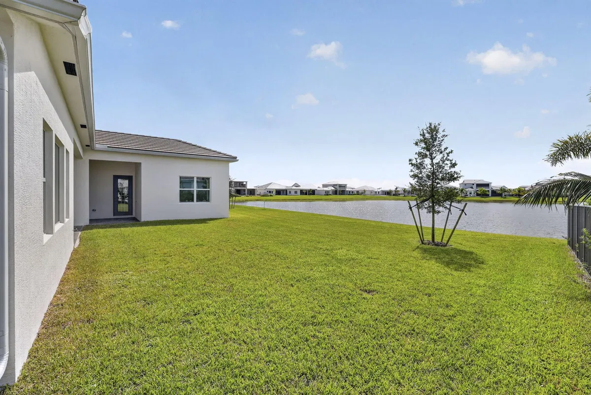 Residence photo 73