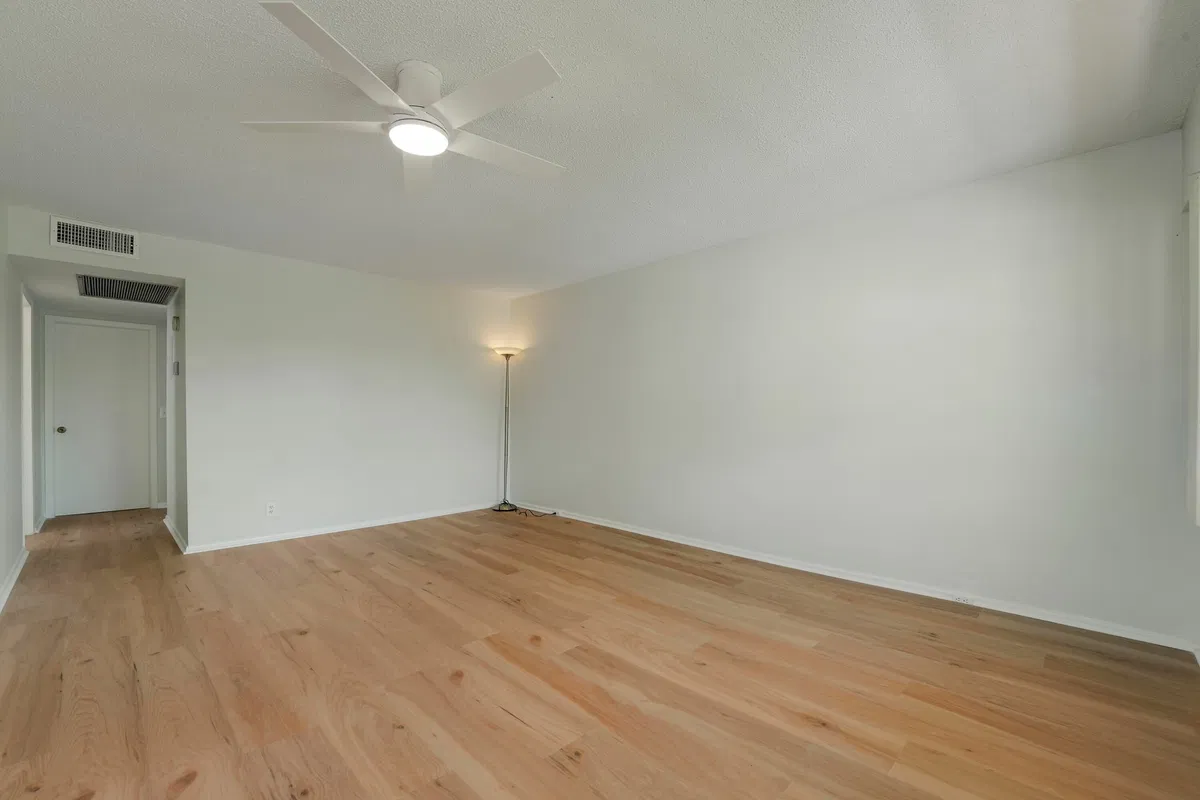 Residence photo 10