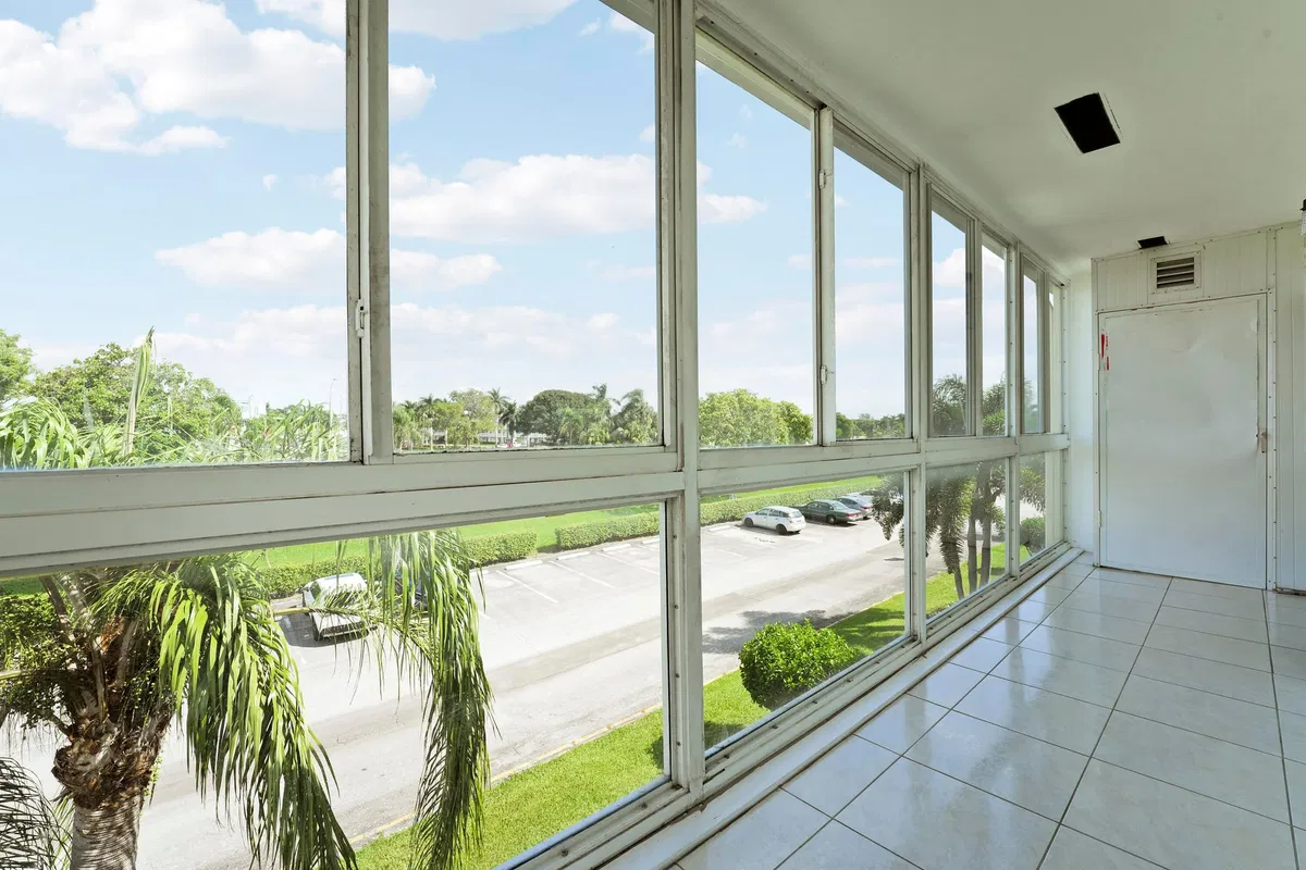 Residence photo 19
