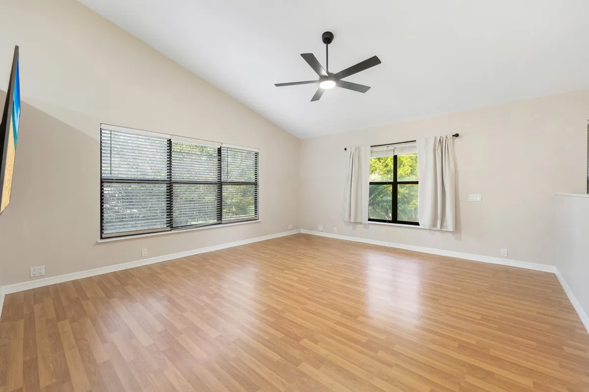 Residence photo 7