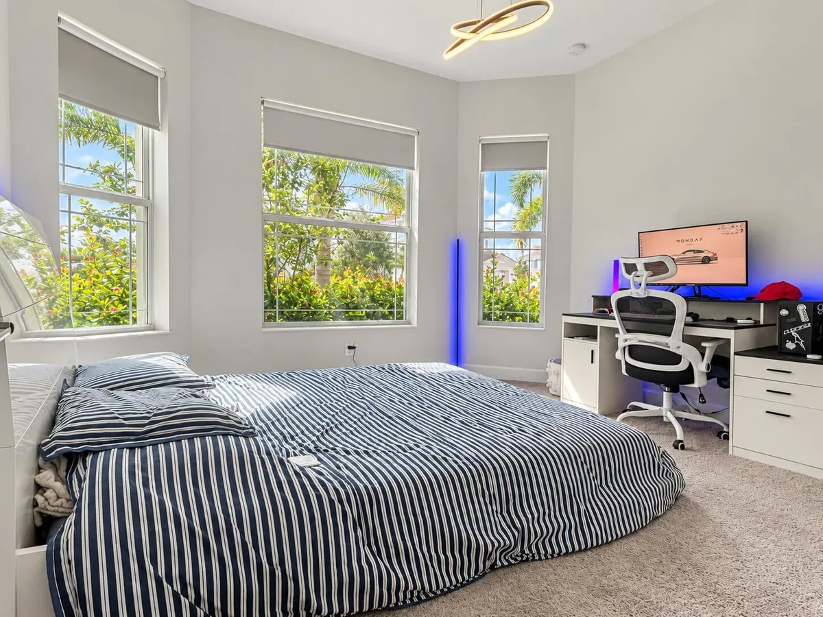 Residence photo 19