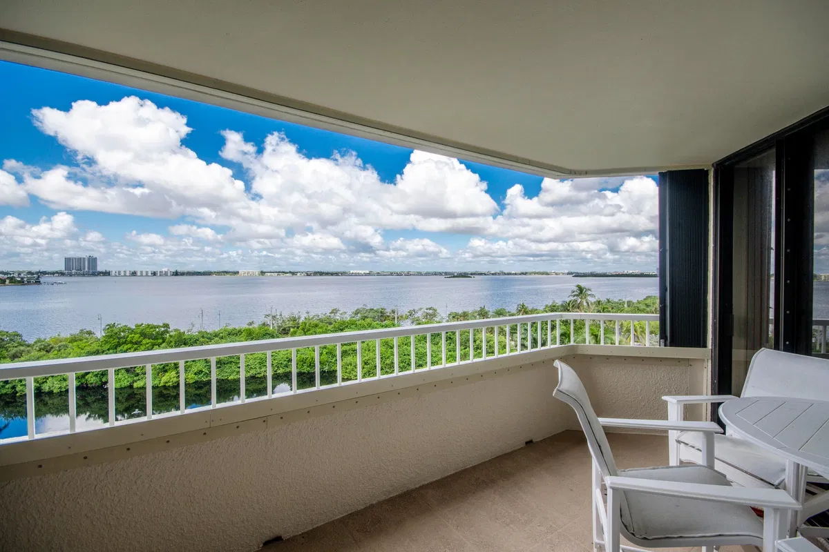 Singer Island Unit 5C photo 4