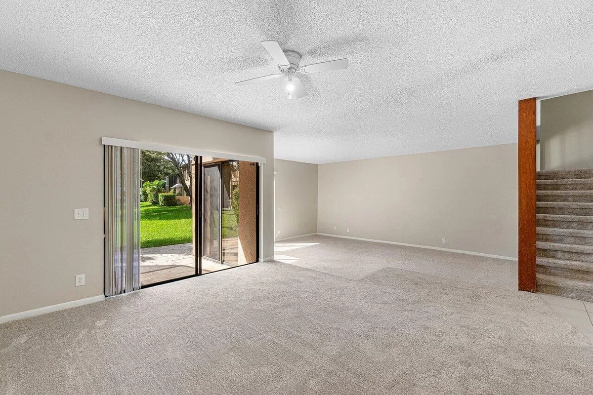 Residence photo 19