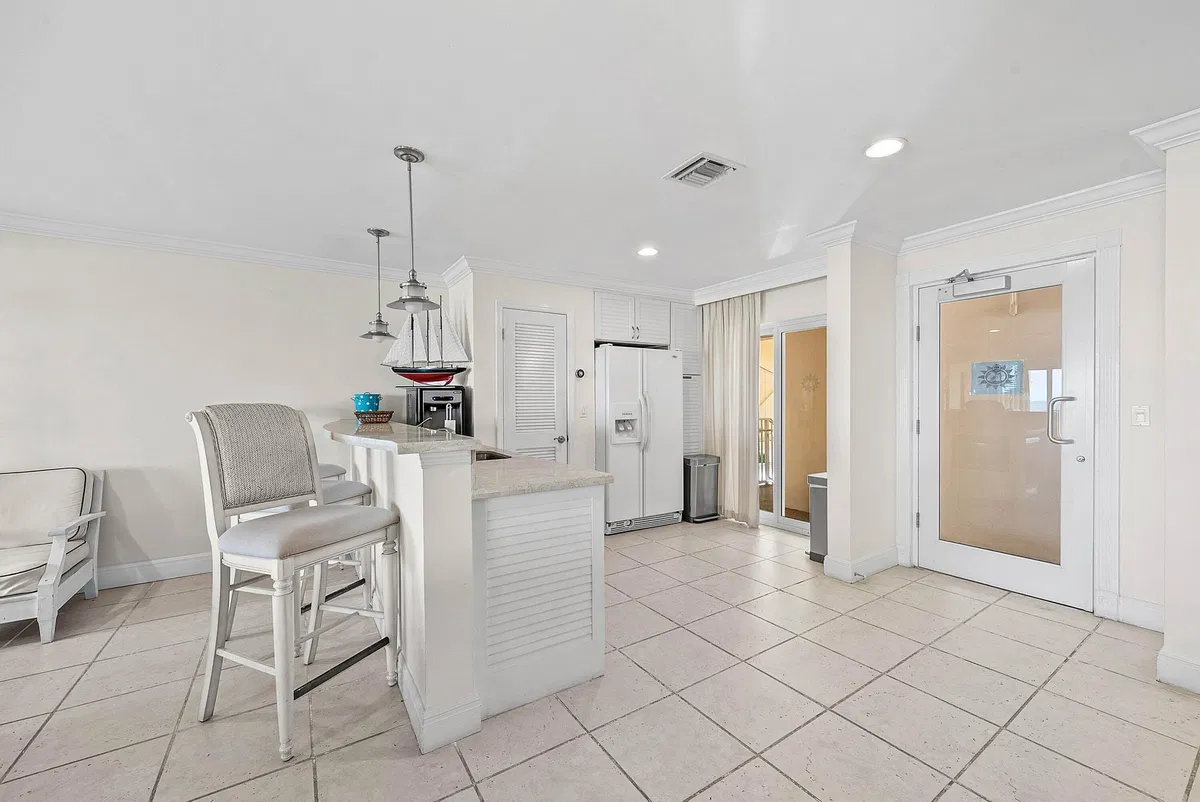 Unit 3110 photo 25