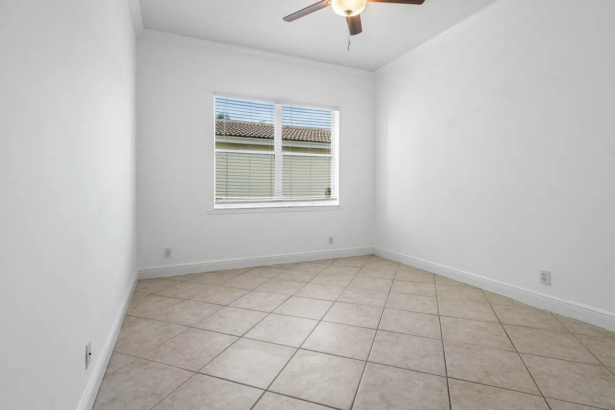  Residence photo 16