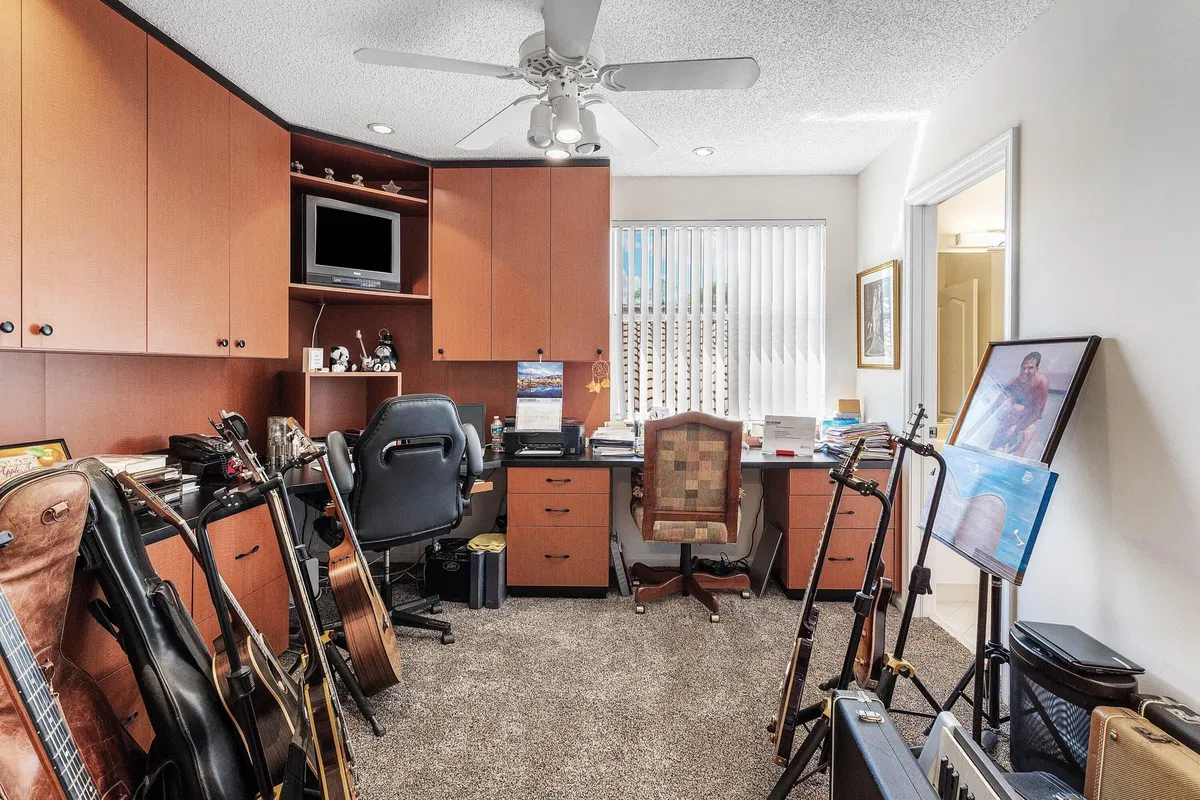 Residence photo 28