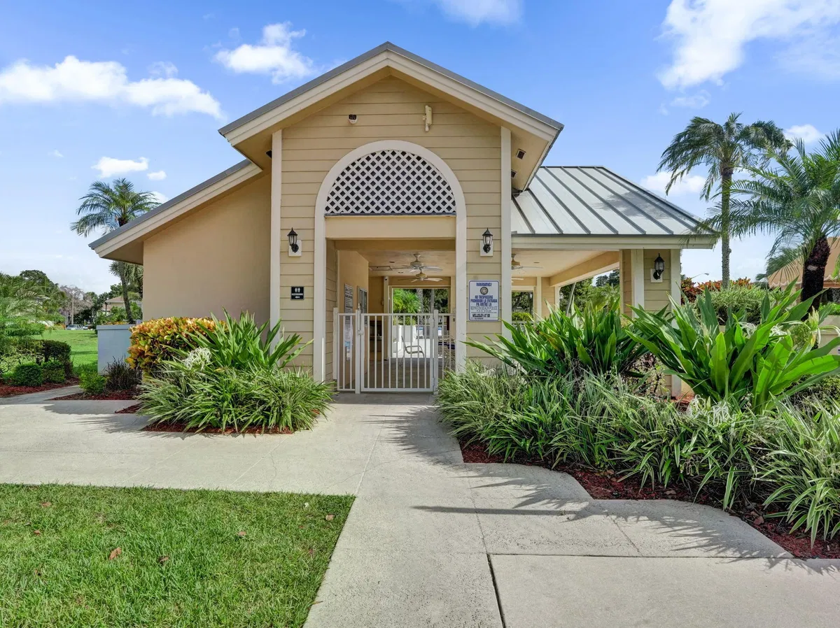Residence photo 43
