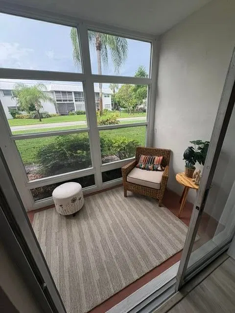 Unit 113-4 photo 13
