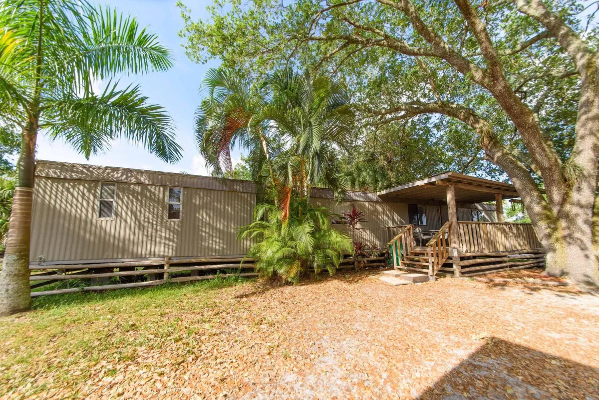 Residence photo 16