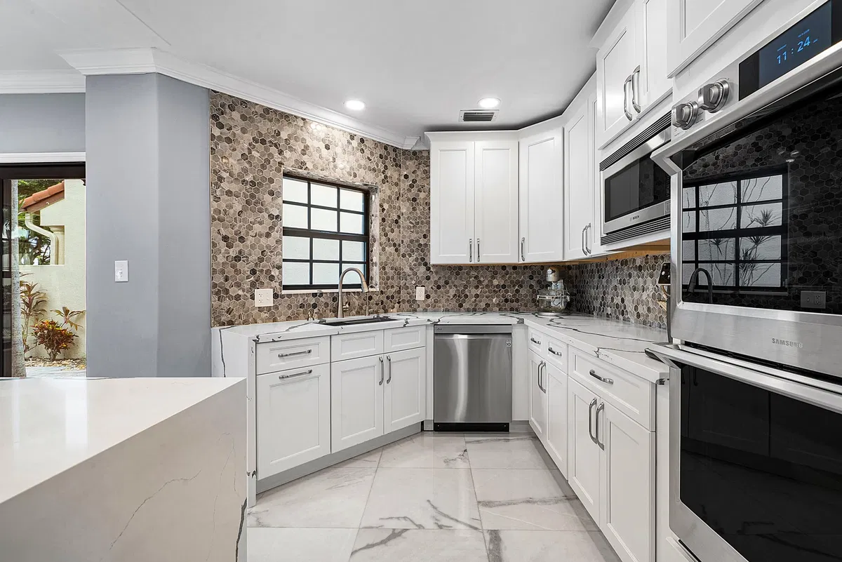 Residence photo 19