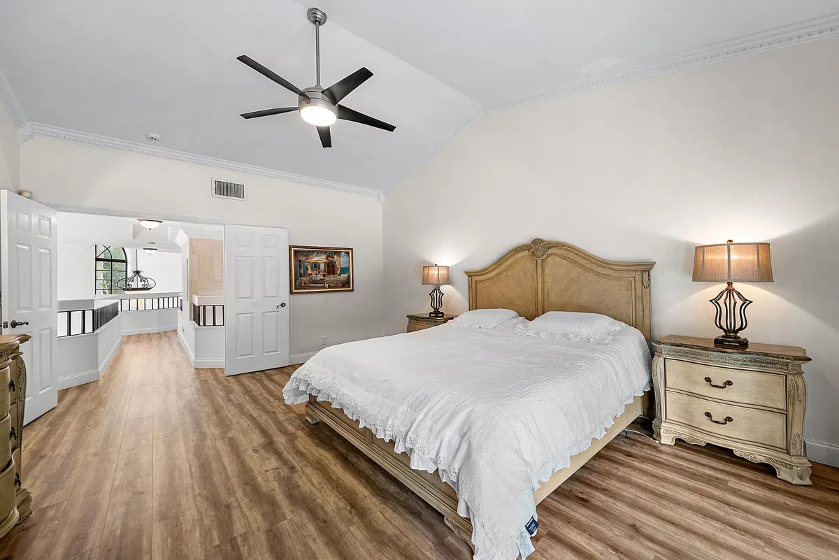 Residence photo 31
