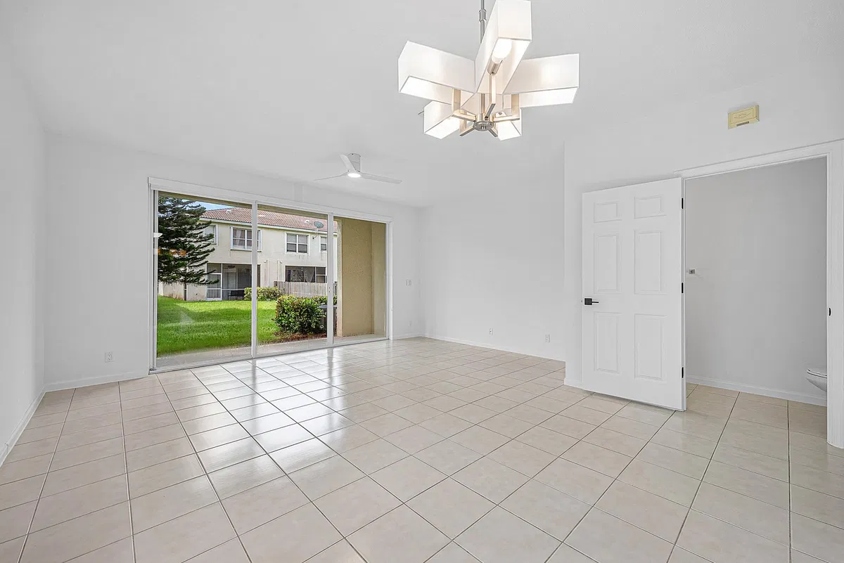 Residence photo 10