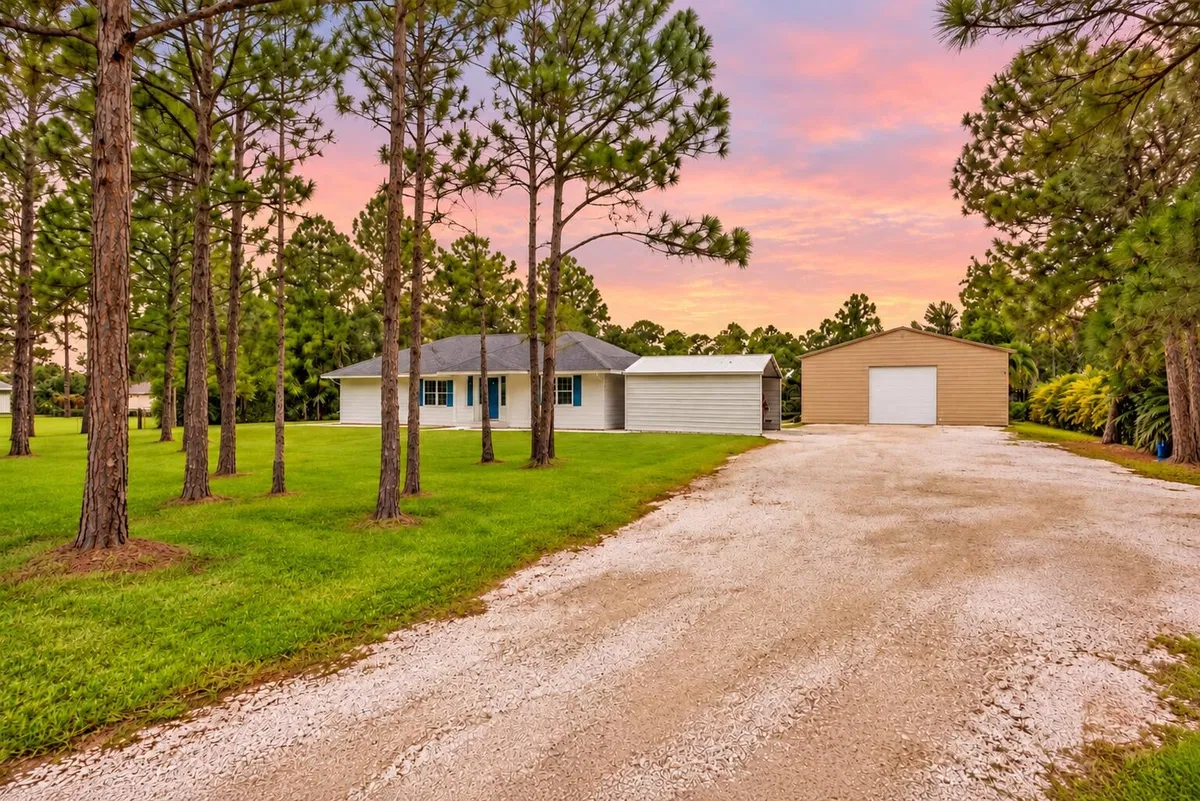 Residence photo 82