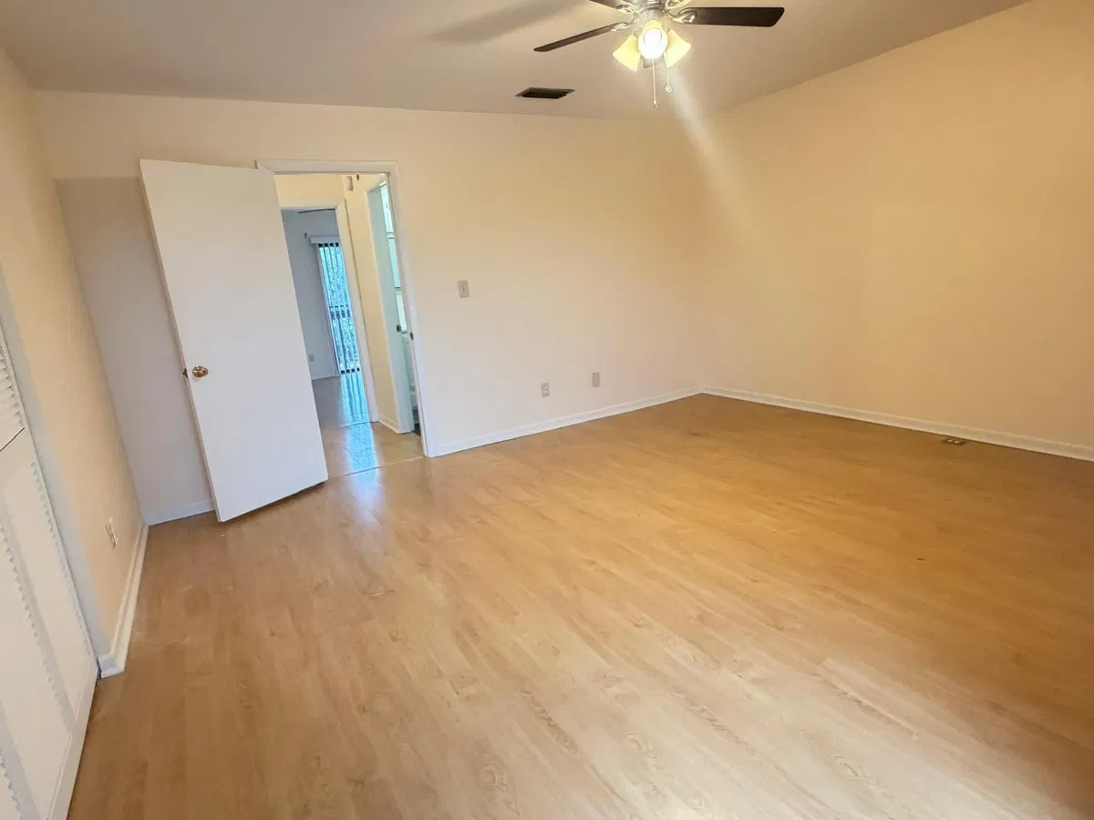  Residence photo 16