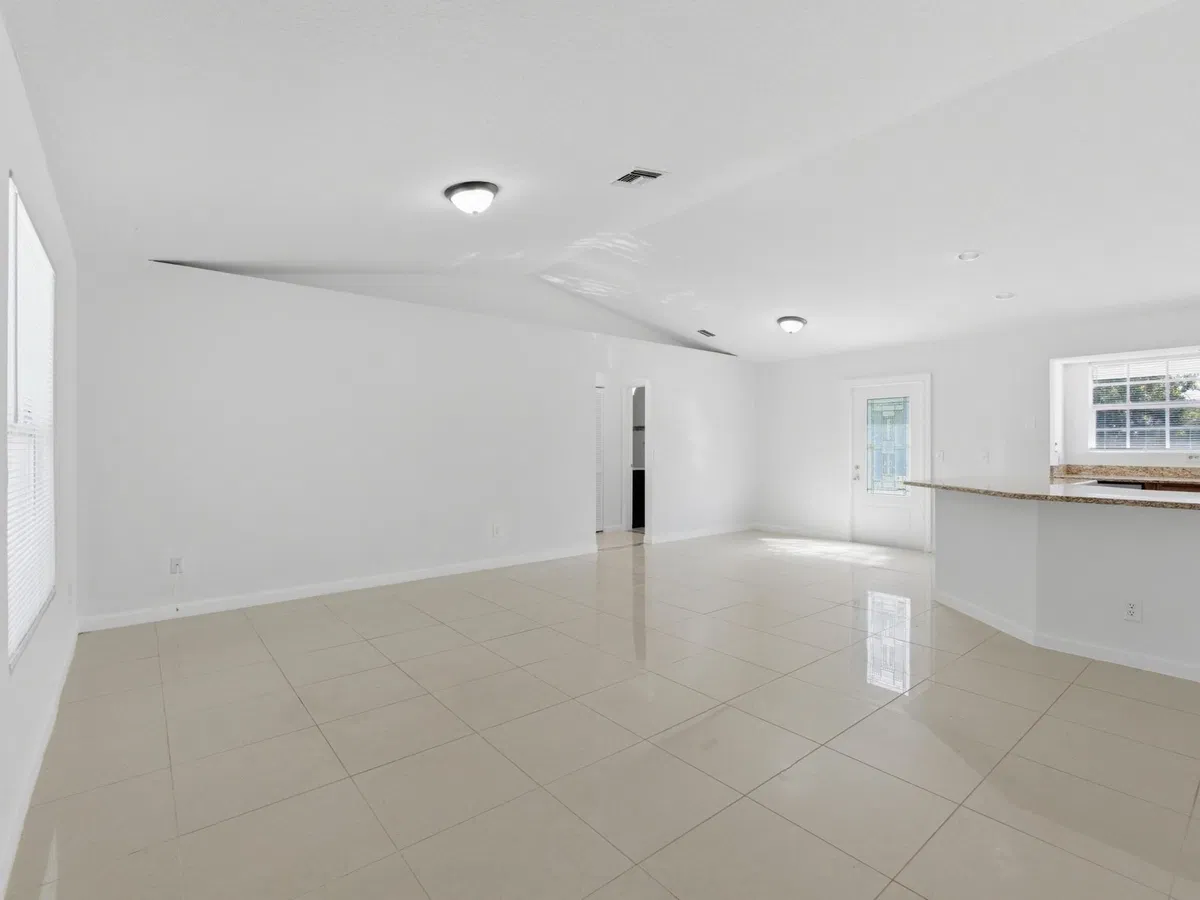  Residence photo 7