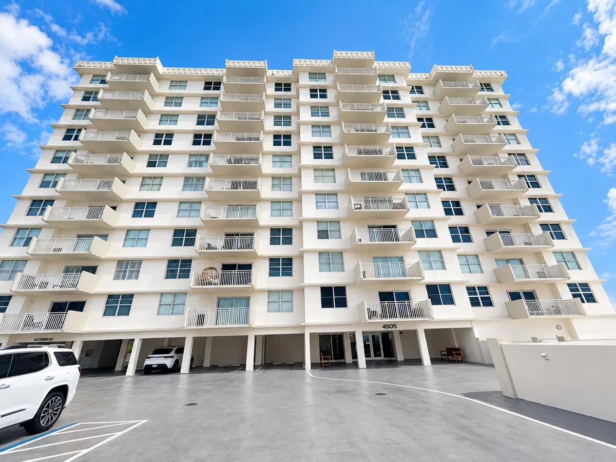 Unit 104 photo 19