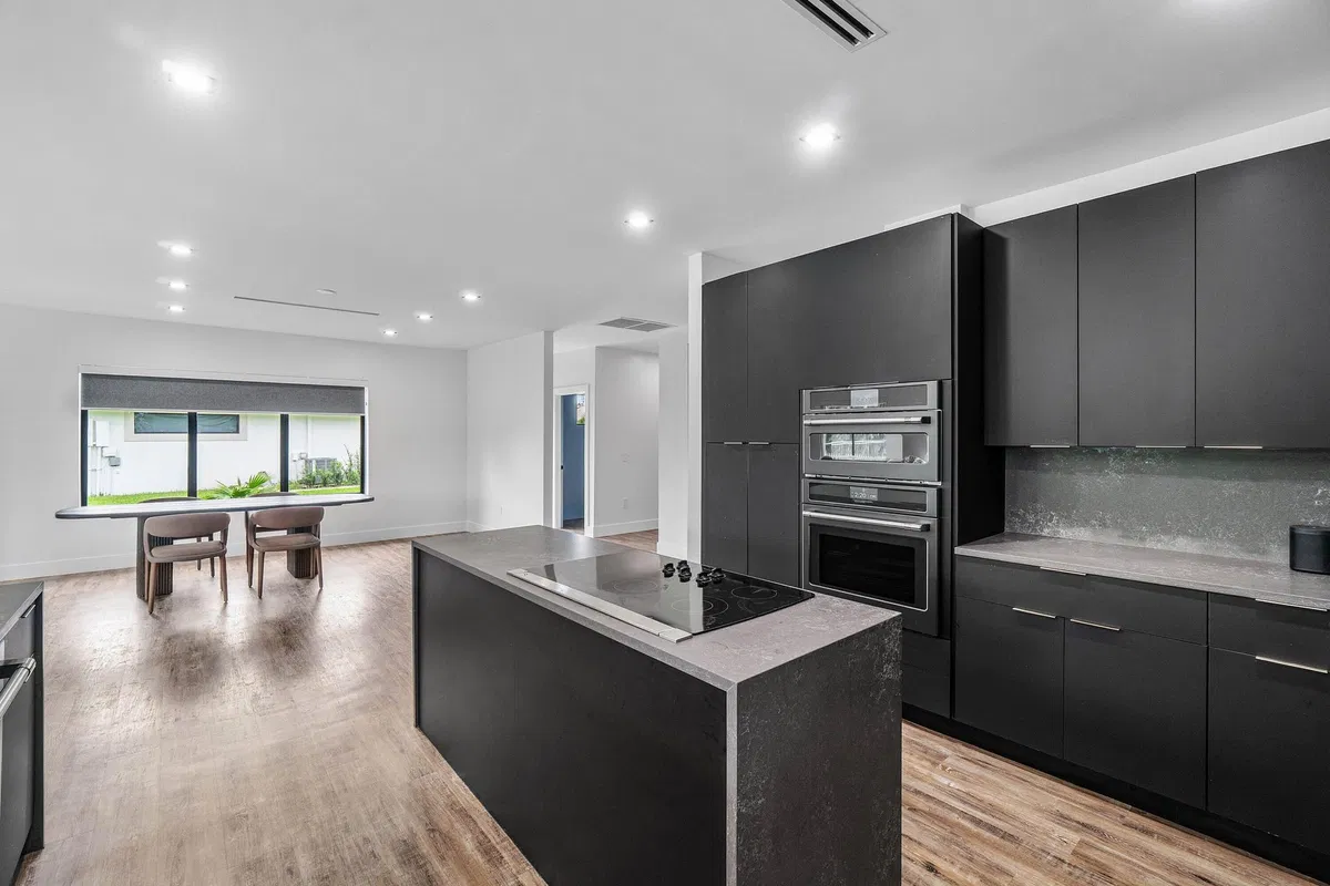  Residence photo 10