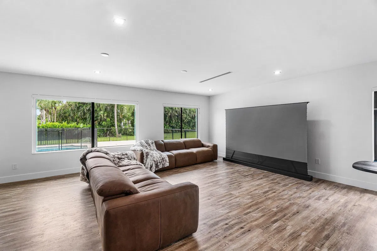 Residence photo 13