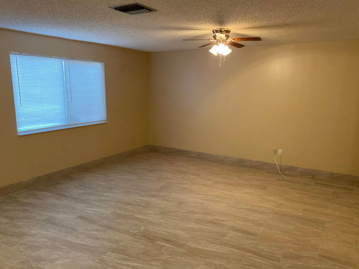  Residence photo 7