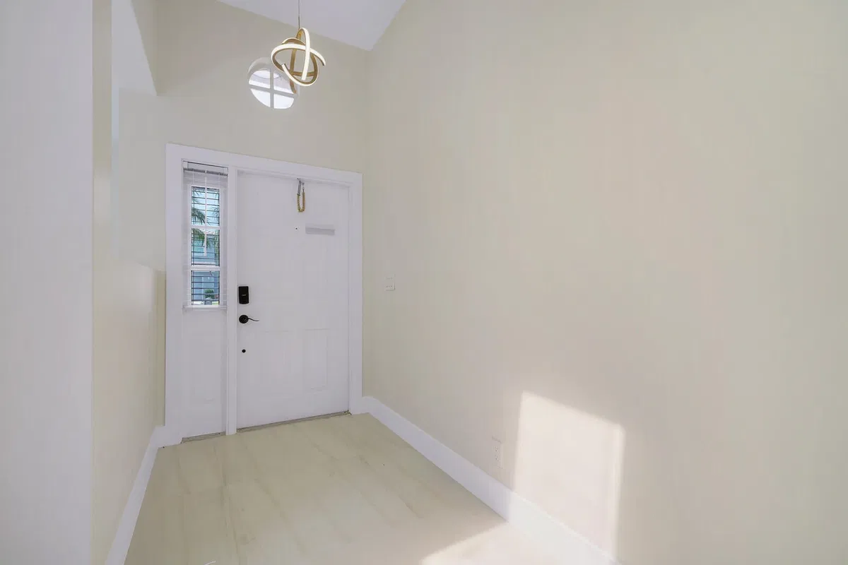 Residence photo 4