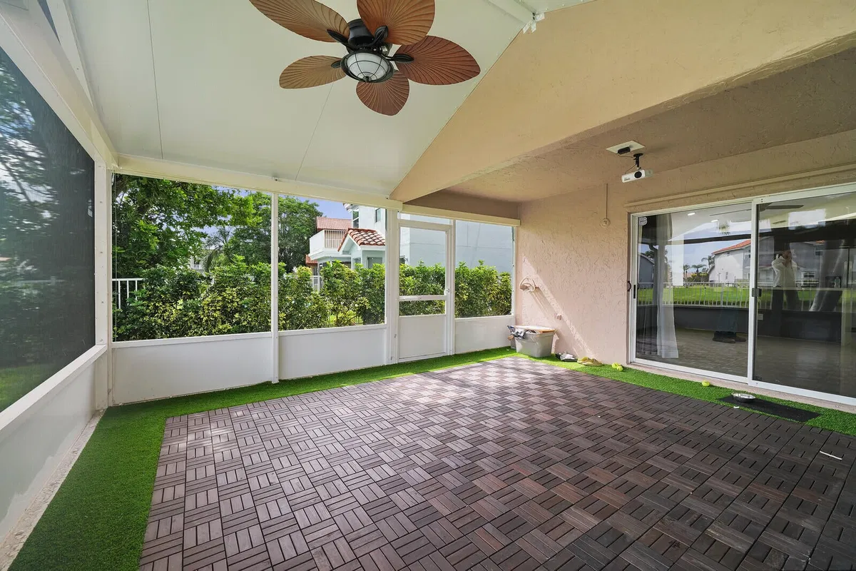 Residence photo 31