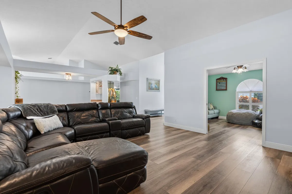  Residence photo 7