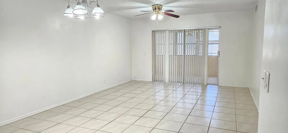 Unit 204 photo 4